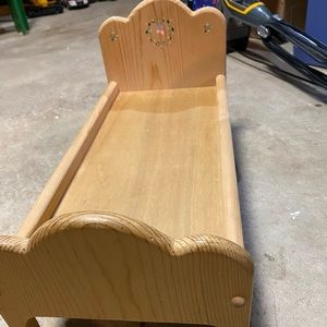 Doll bed